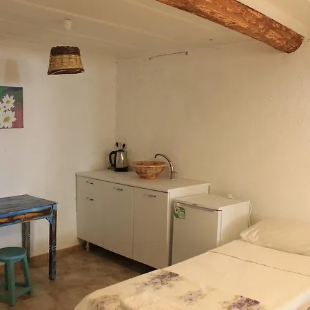B&B Agapi Konukevi 3*